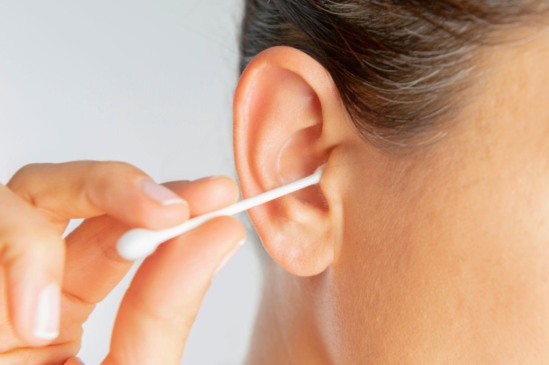 Pesquisadores descobrem que cera do ouvido ajuda no diagnóstico precoce do câncer