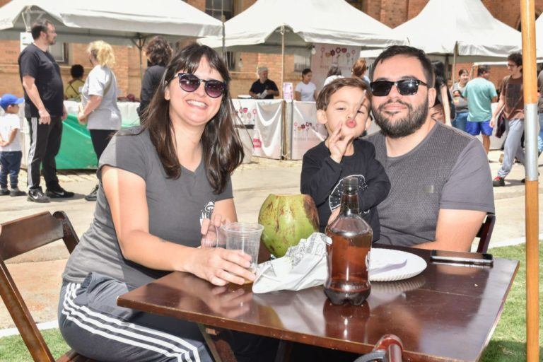 naira-e-familia-feira-gastronômica-compressed