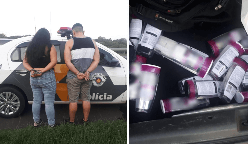 Casal algemado de costas e produtos apreendidos do porta-malas