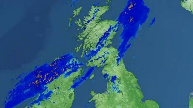 Nuvem de formigas voadoras chama atenção em mapa meteorológico