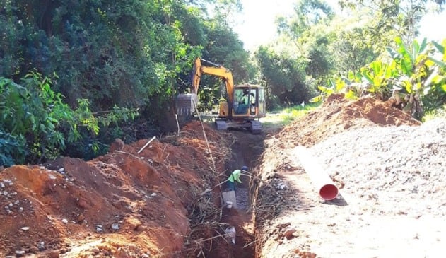 Foto de obra em terreno