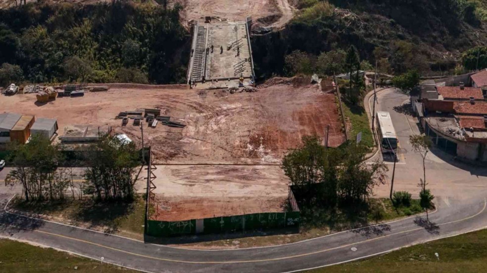 Obra em viaduto de Jundiaí alcança 95% e já tem próximas etapas em terraplanagem. Obra em viaduto de Jundiaí alcança 95% e já tem próximas etapas em terraplanagem.