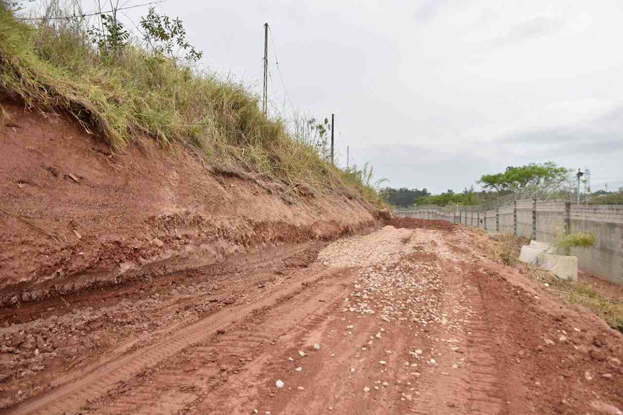 Limpeza da avenida Marginal da Ferrovia foi concluída pela Prefeitura de Jundiaí