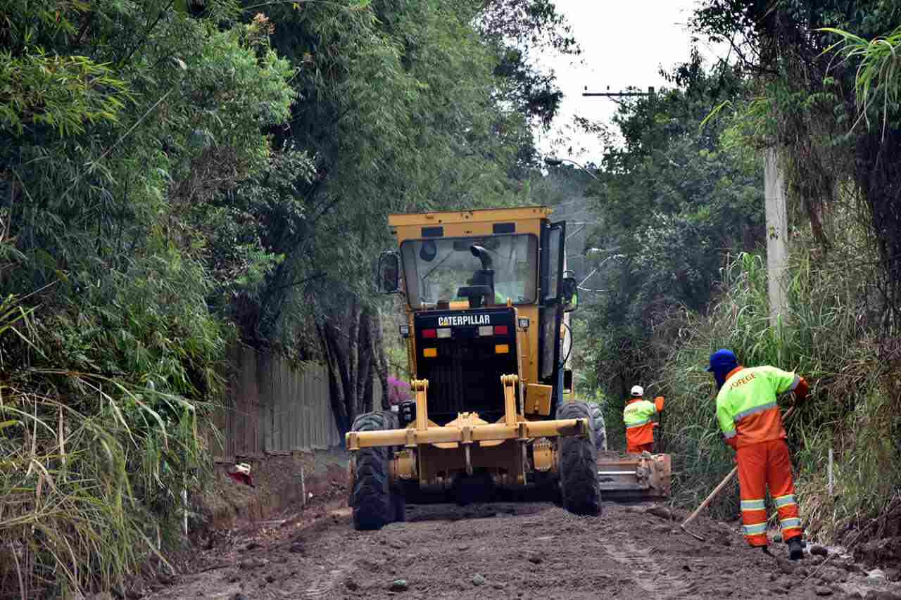 Avenida Luiz Pereira dos Santos está em fase inicial de pavimentação