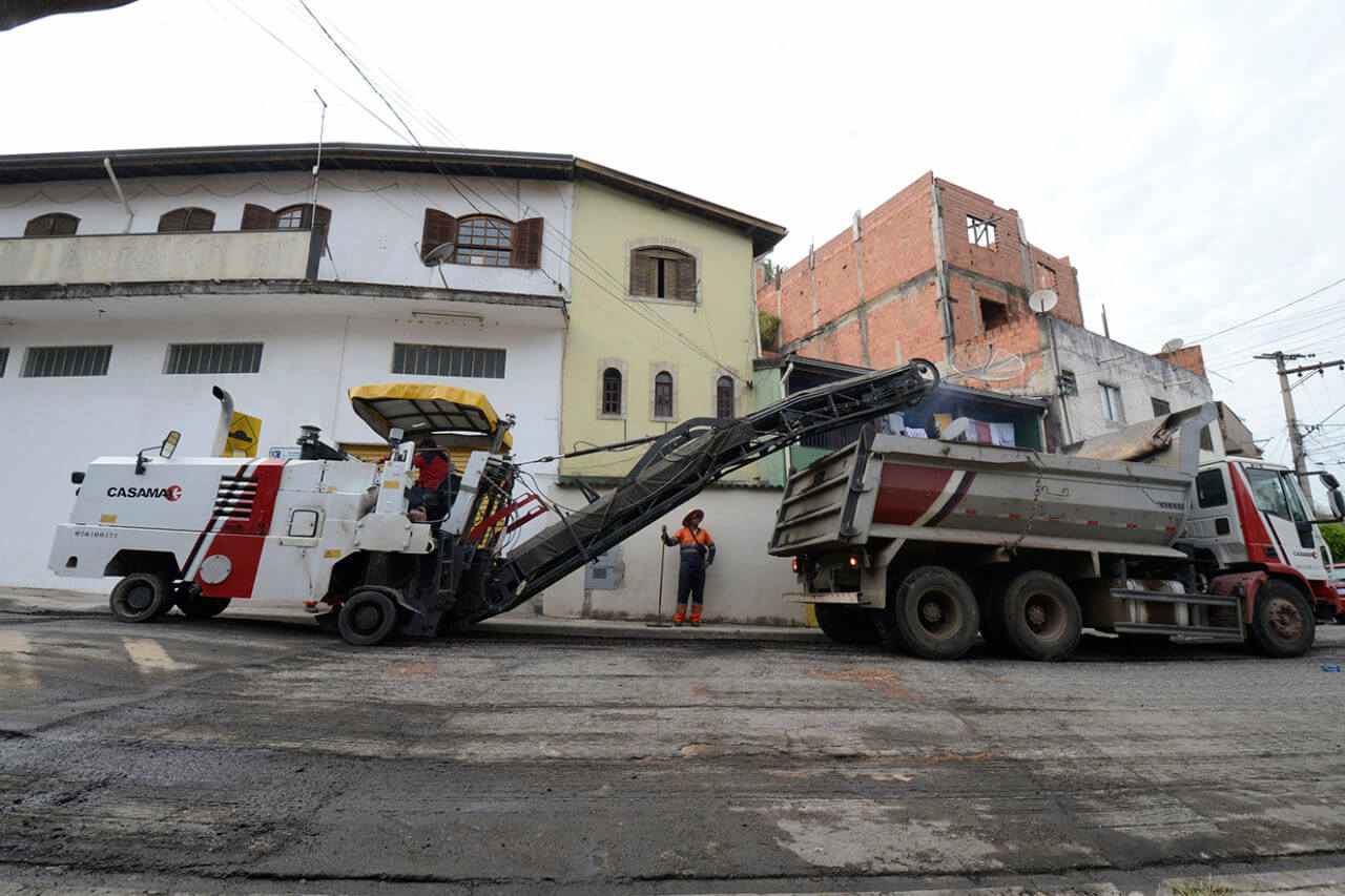 Asfalto na rua da Mina é um dos investimentos realizados na região do Tamoio