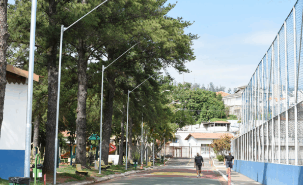 Dal Santo com pedestres