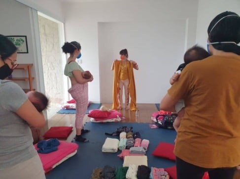 Oficina de Sling para bebês com todo material fornecido aos participantes