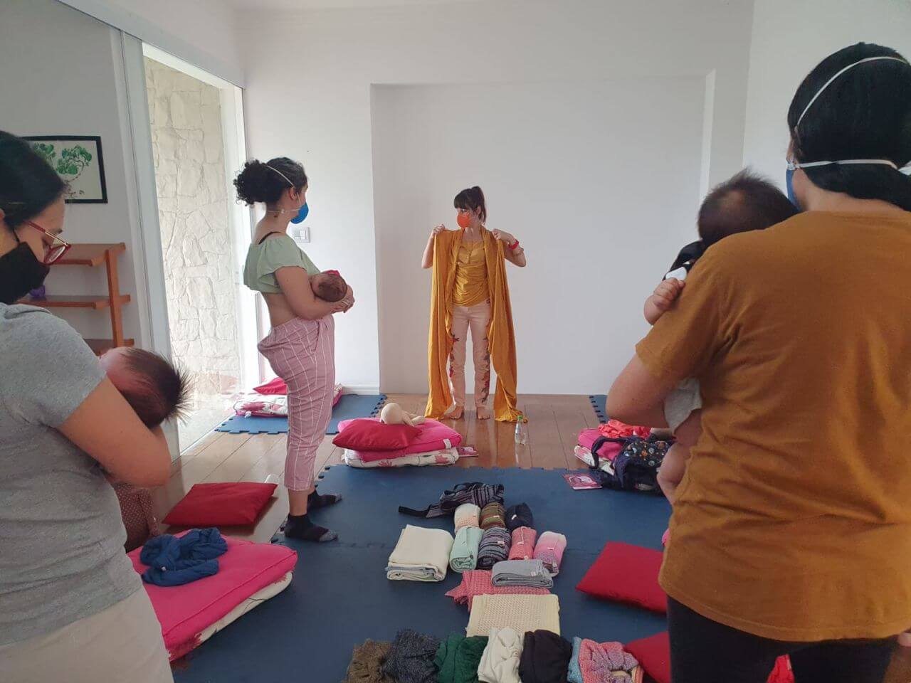 Oficina de Sling para bebês com todo material fornecido aos participantes