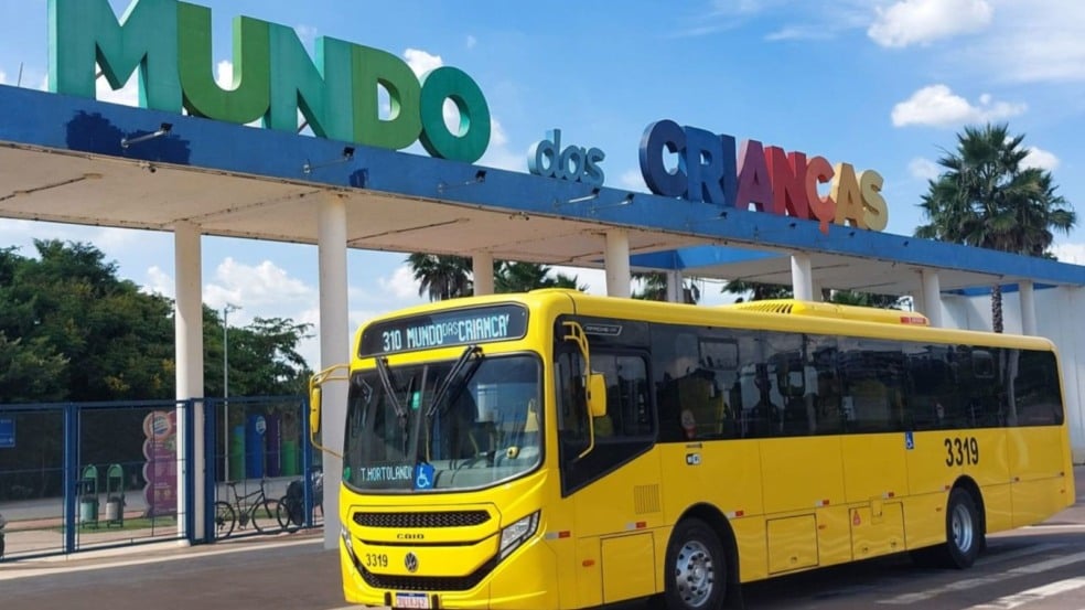 onibus no mundo das criancas em jundiai
