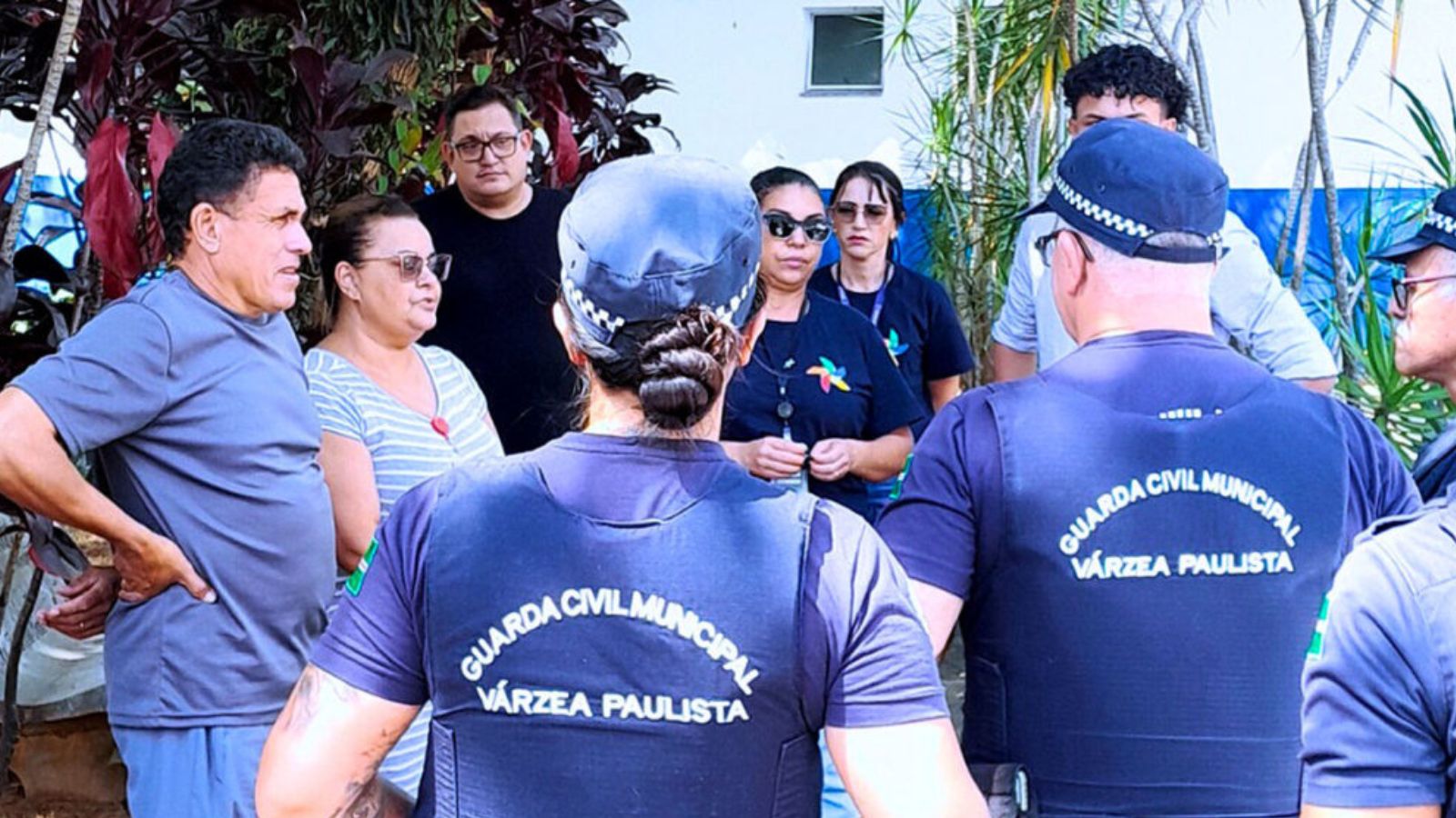 Autoridades de Várzea Paulista em operação.