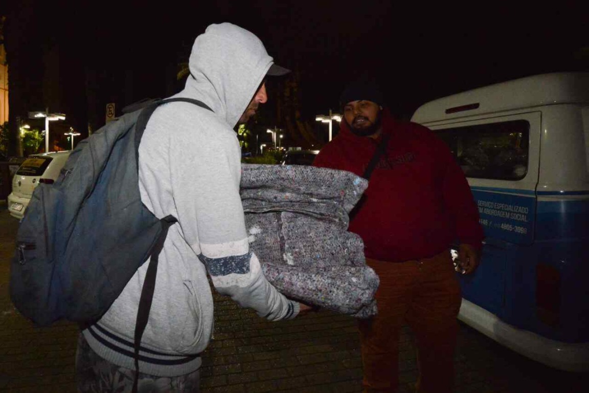 Operação Noites Frias oferece acolhimento para pessoas em situação de rua
