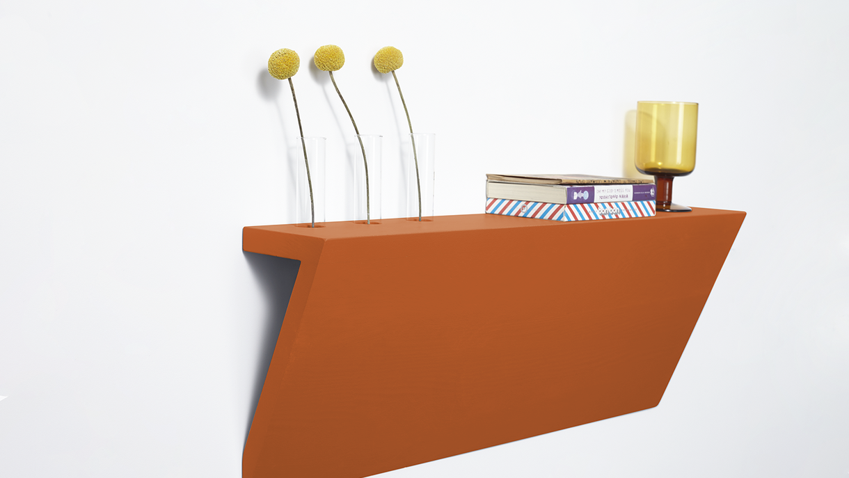 Móvel criado por ex-detentos do programa da design Sasha Plotitsa