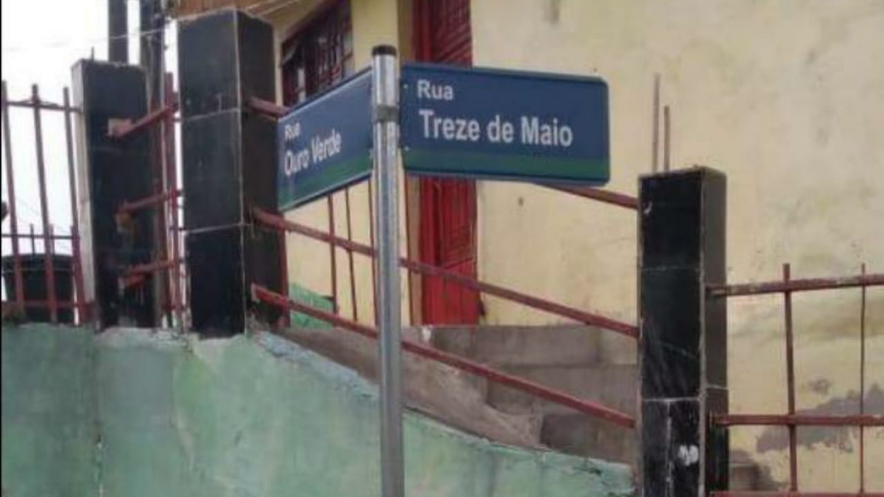 Frente da casa onde dois homens se esfaquearam em Louveira.