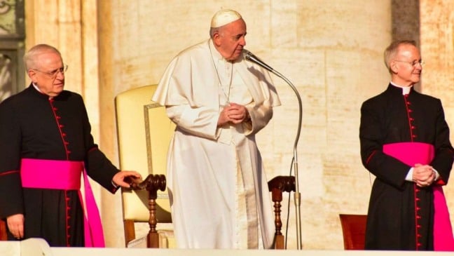 'Me entristeceram': Papa Francisco critica quem viajou no fim do ano para fugir de isolamento