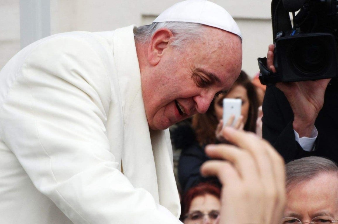 Papa Francisco almoça com 1,5 mil moradores de rua no Dia Mundial dos Pobres