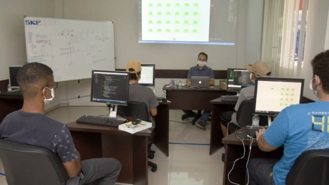 Alunos do curso de linguagem de computação fruto de parceria entre Prefeitura de Jundiaí e empresa SKF