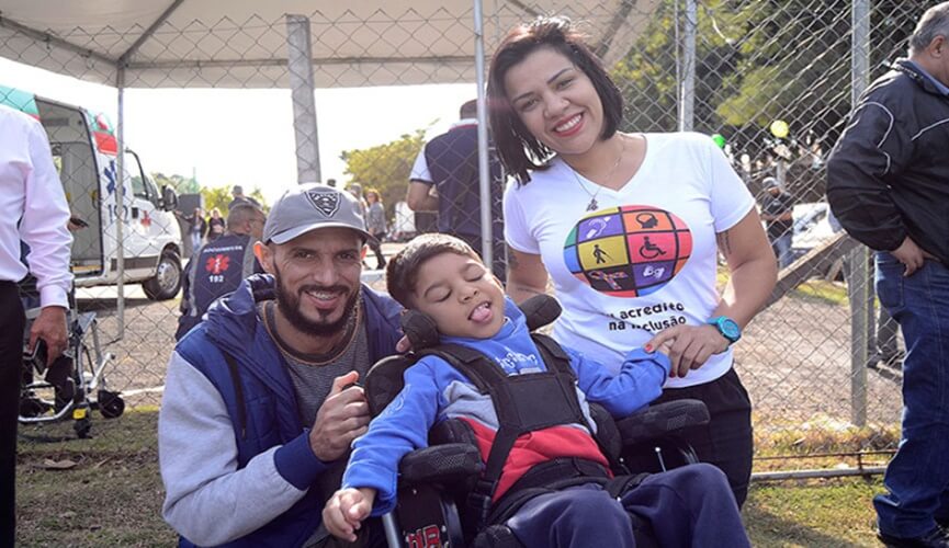 Parque Chico Mendes tem brinquedo adaptado para crianças deficientes