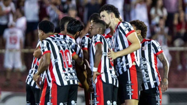 Atletas do time do Paulista.