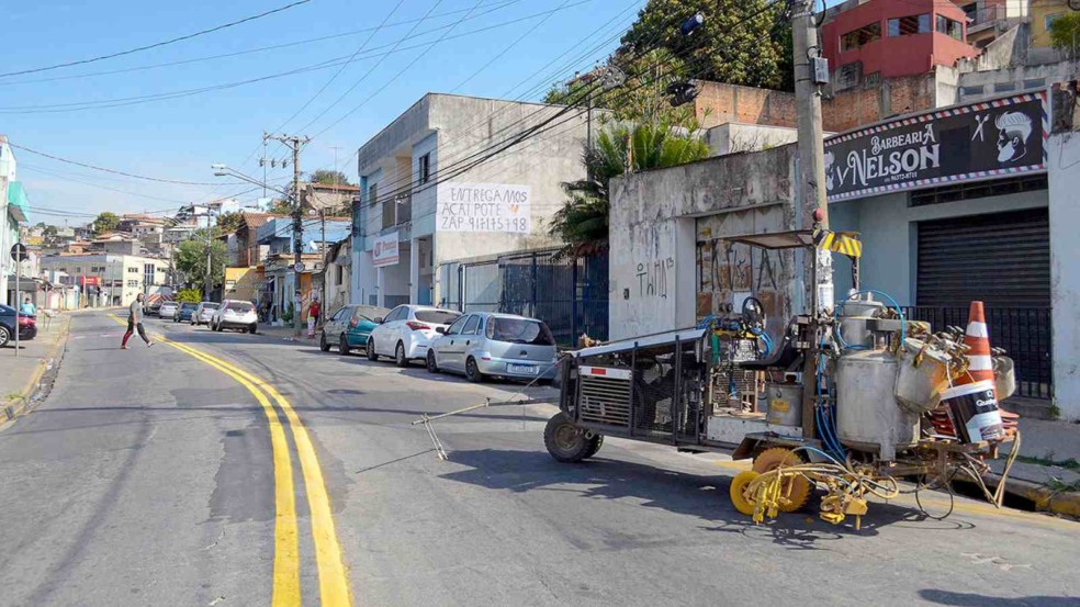 Pintura em vias de Várzea Paulista.