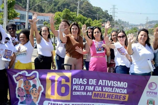 Pit Stop de movimento contra violência contra a mulher