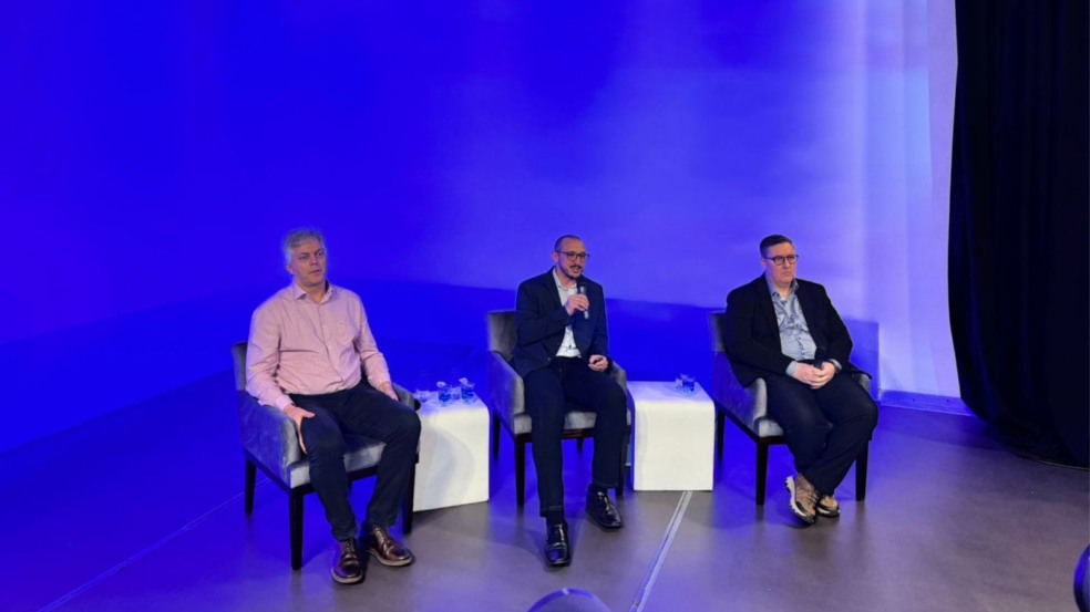 Autoridades de Jundiaí em apresentação de plano.