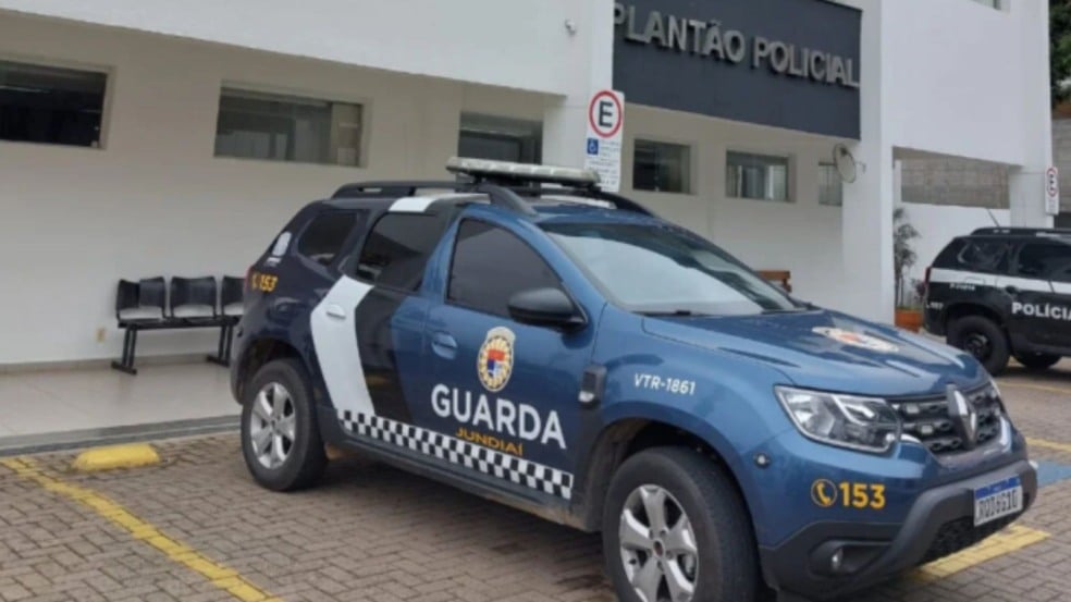 Fachada do Plantão Policial.