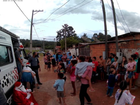 PM faz ação social em Cabreúva. (Foto: Divulgação)