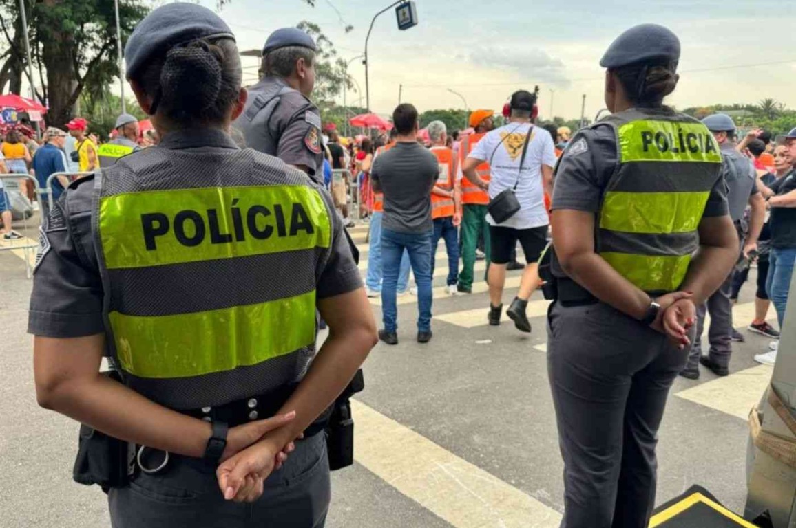 Carnaval: roubos e furtos de celulares caem 48% no estado de São Paulo Carnaval: roubos e furtos de celulares caem 48% no estado de São Paulo