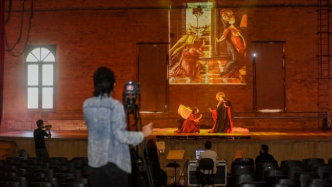 Espetáculo online no teatro Polytheama