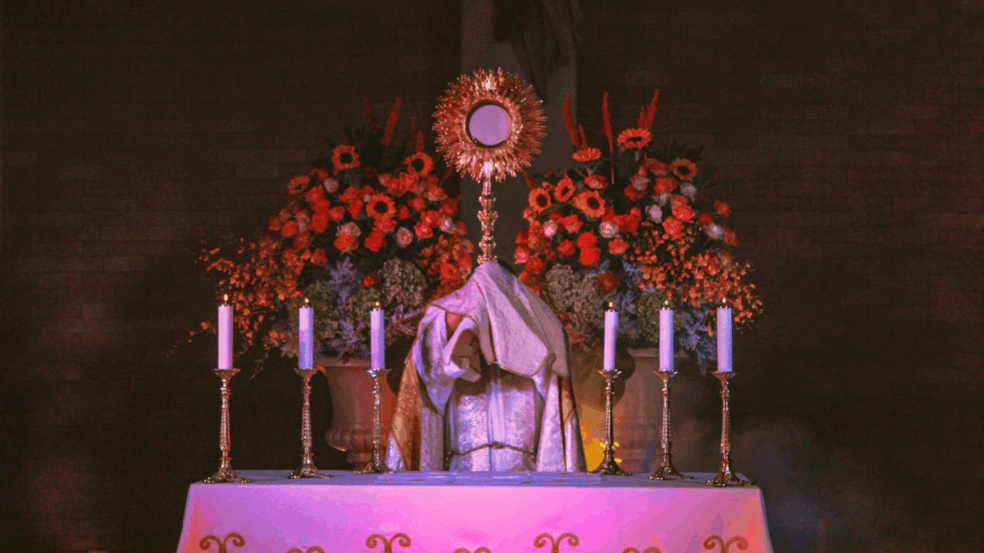 Tradicional tapete de Corpus Christi, no bairro Eloy Chaves, em Jundiaí, será feito com cartazes