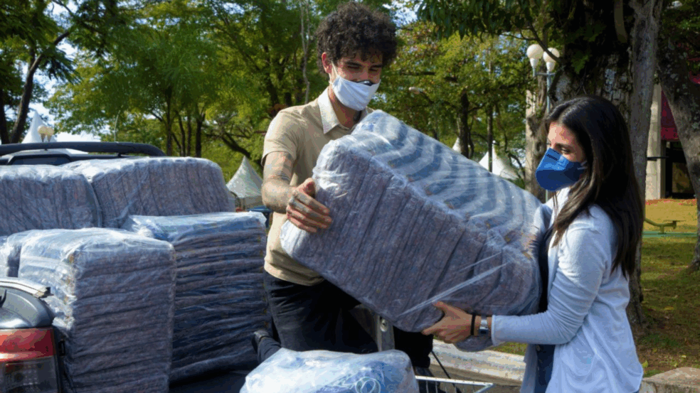 Campanha de Inverno de Jundiaí incentiva grupo de amigos à doarem cobertores