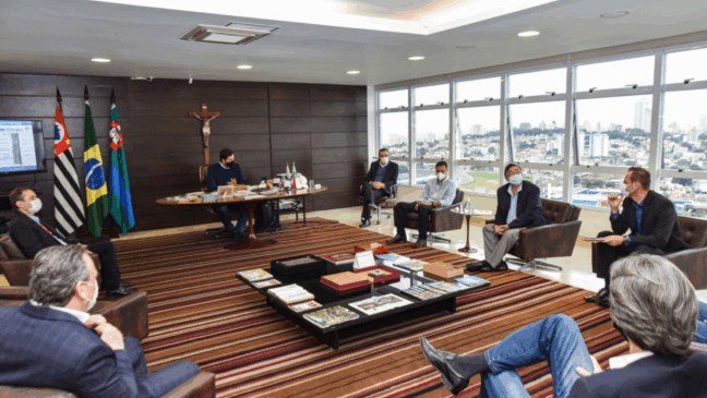 Foxconn apresenta inovações para gestão da saúde de Jundiaí