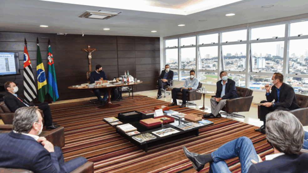 Foxconn apresenta inovações para gestão da saúde de Jundiaí