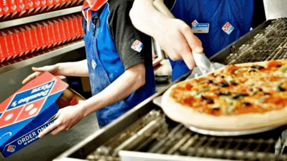 Covid-19: Domino’s dá pizza de graça para quem tomar 2ª dose da vacina