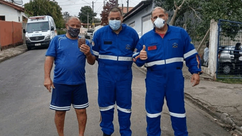 Socorristas encontram carteira com mais de R$ 900 na rua, em Porto Feliz