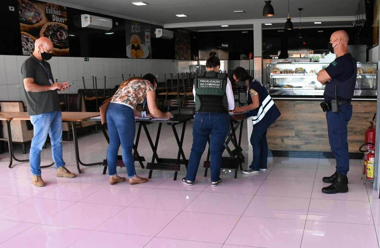 Alguns comércios receberam notificações e orientações sobre o cumprimento do decreto em Jundiaí