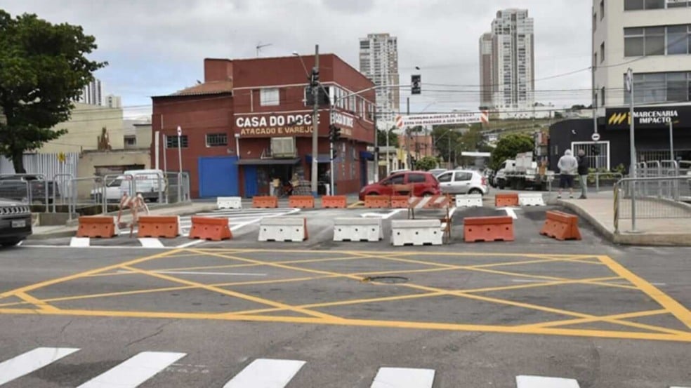 Obras na ponte sobre o rio Guapeva, Vianelo, Jundiaí