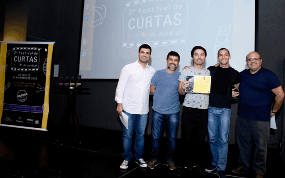 Primeiros lugares da votação oficial levaram prêmio em dinheiro e troféus. (Foto: Reprodução/Prefeitura Municipal de Jundiaí)