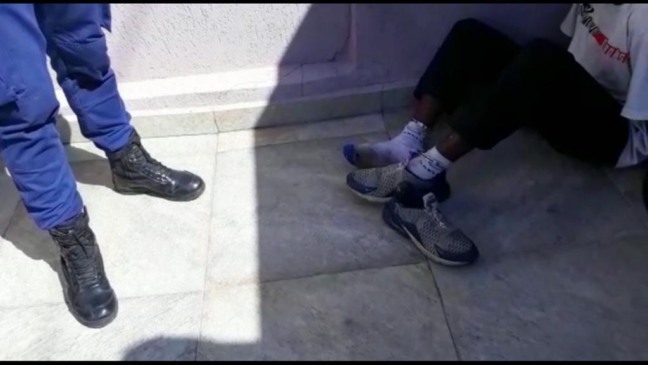 A Guarda Militar conseguiu apreender um fugitivo. Dois continuam foragidos.