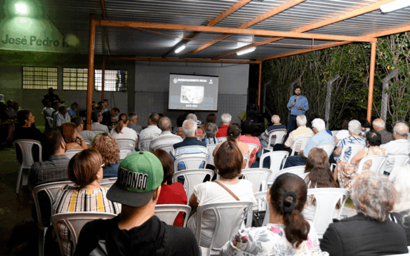 Moradores se reuniram com membros do governo municipal na última quarta-feira (16). (Foto: Reprodução/Prefeitura Municipal de Jundiaí)