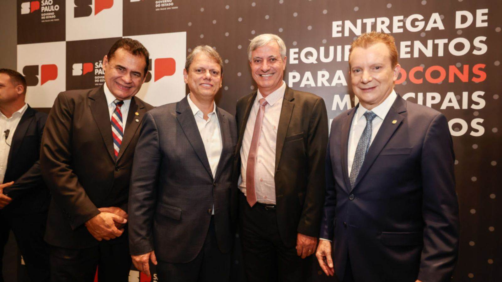 Autoridades jundiaienses e estaduais.