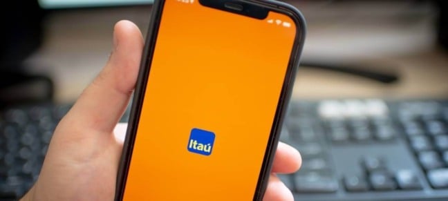 Aplicativo do Itaú em um celular