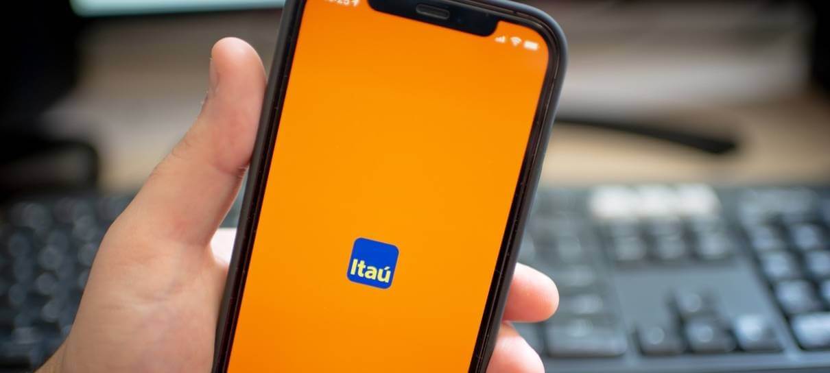 Aplicativo do Itaú em um celular