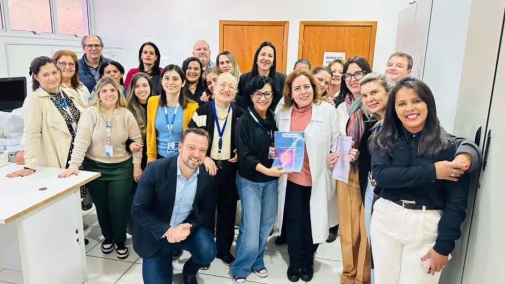 Autoridades e profissionais de saúde de Itupeva.