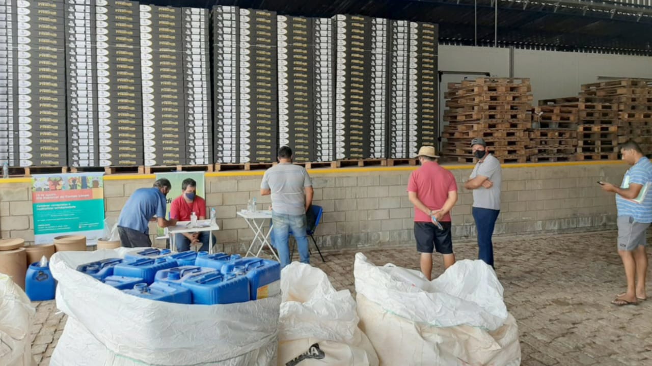 Coleta de embalagens de agrotóxicos