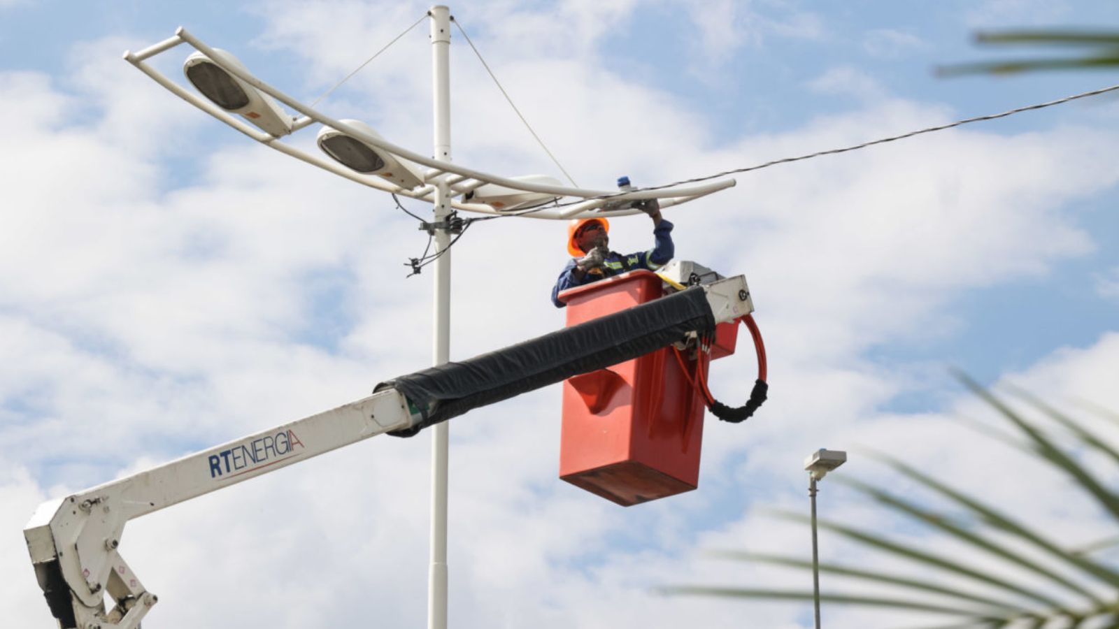 Troca de iluminação pública em Jundiaí