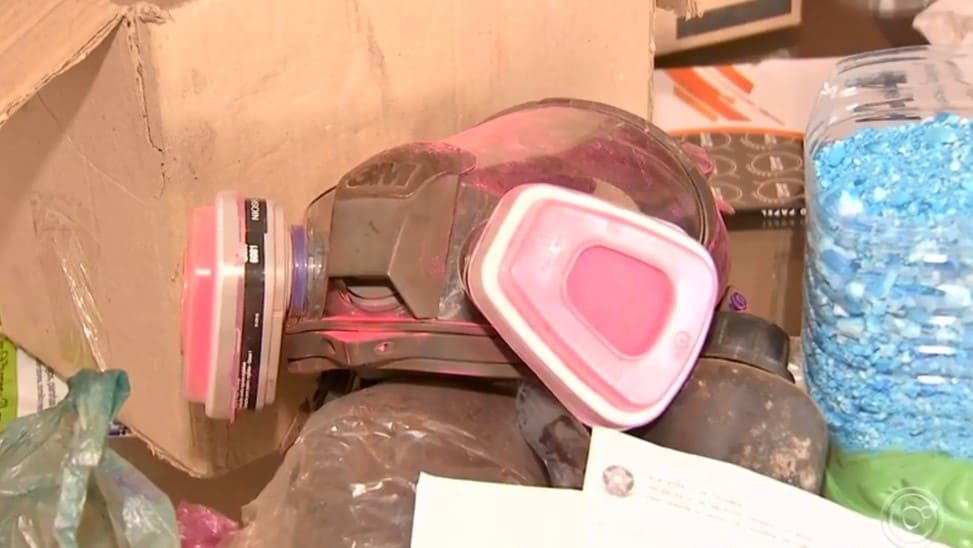 Laboratório funcionava dentro de casa em Jundiaí (Foto: Reprodução/TV TEM)