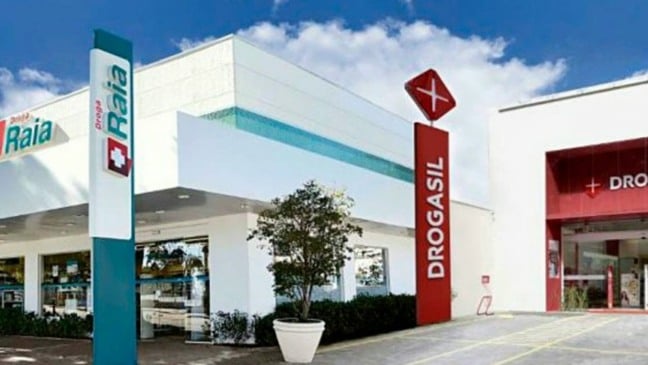Fachada de farmácia RaiaDrogasil