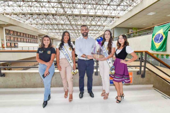 rainha_da_uva_itupeva_entrega_convite_gustavo_martinelli-jundiai-compressed