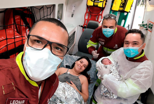 Parto na rodovia Anhanguera. (Foto: Divulgação)